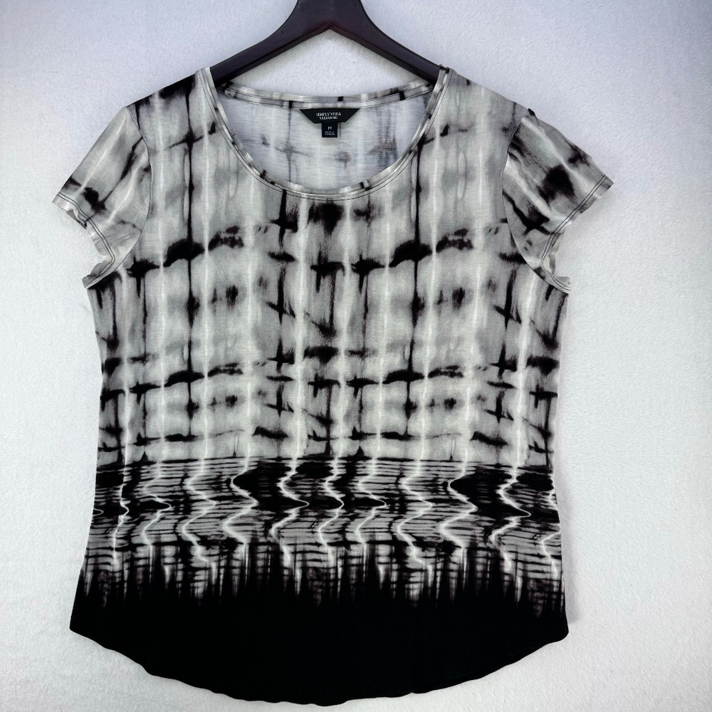 Simply Vera Top Women Sz Medium tee shirt, short sleeve, tie dye, black brown